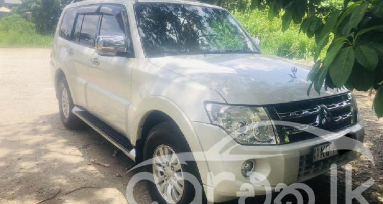 MITSUBISHI MONTERO 2011