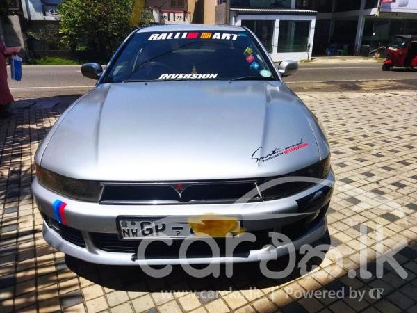MITSUBISHI GALANT 2001