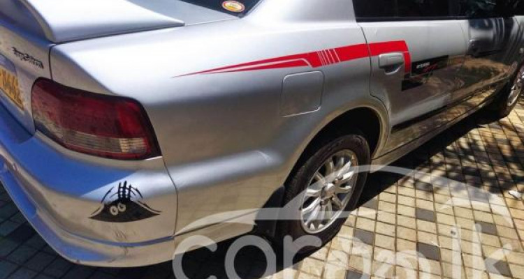 MITSUBISHI GALANT 2001