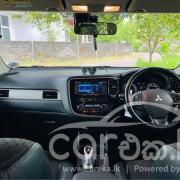 MITSUBISHI OUTLANDER PHEV 2014