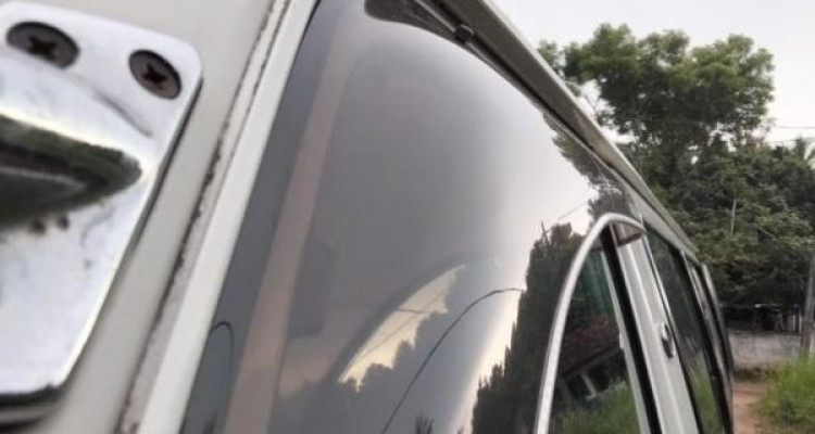 NISSAN CARAVAN 2000