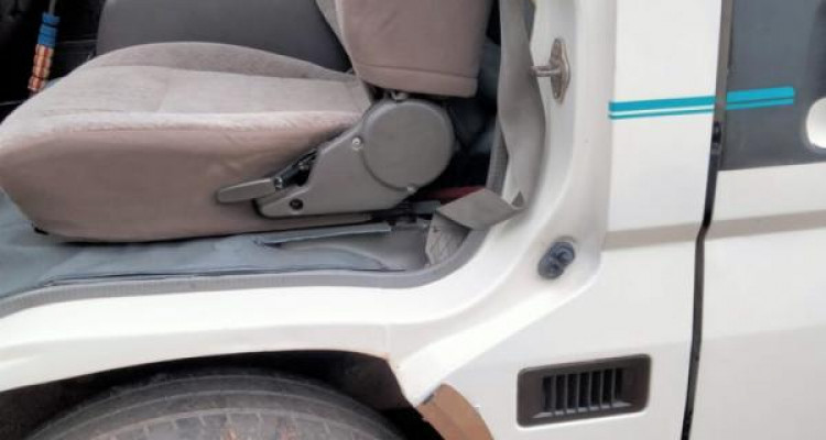 NISSAN CARAVAN 2000