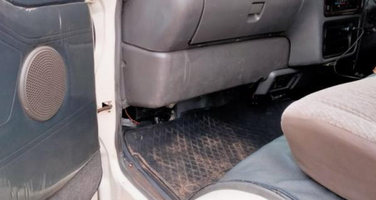 NISSAN CARAVAN 2000