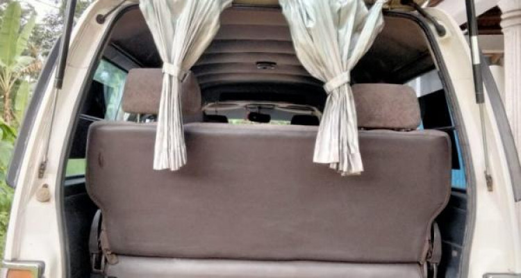 NISSAN CARAVAN 2000