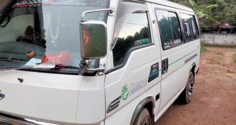 NISSAN CARAVAN 2000