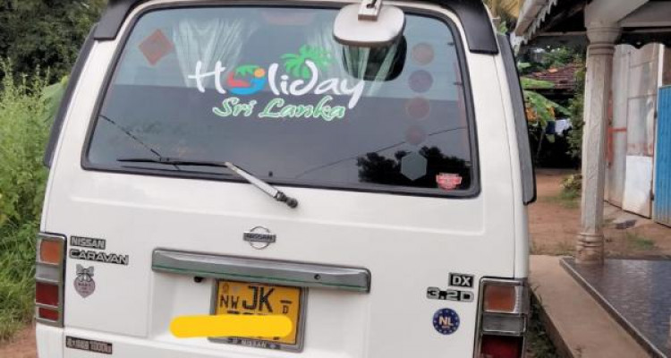 NISSAN CARAVAN 2000