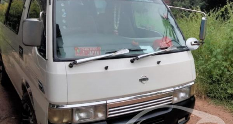 NISSAN CARAVAN 2000