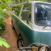 TOYOTA HIACE LH30 1982
