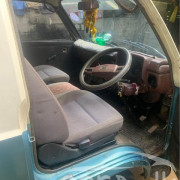 TOYOTA HIACE LH30 1982