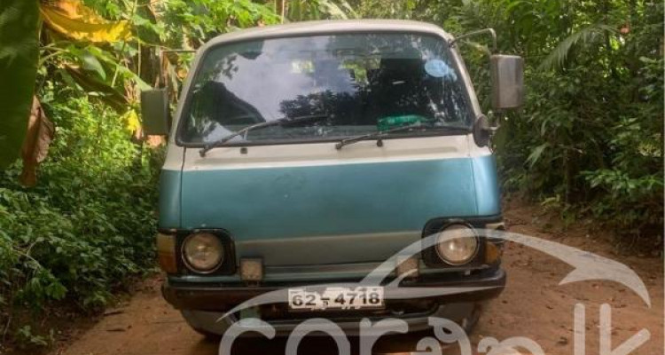 TOYOTA HIACE LH30 1982