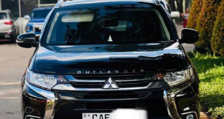 MITSUBISHI OUTLANDER PHEV 2015