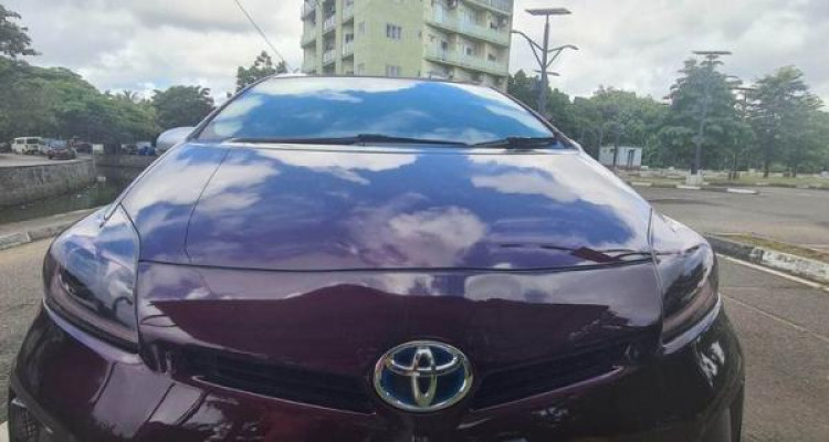 TOYOTA PRIUS 2015