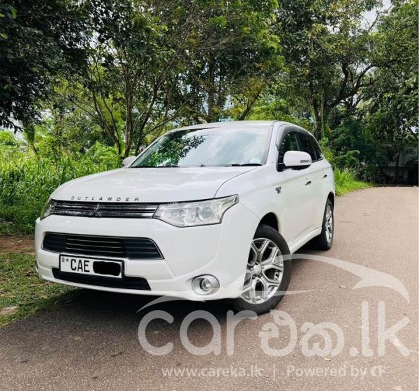 MITSUBISHI OUTLANDER PHEV 2014