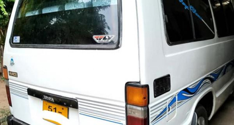 TOYOTA HIACE 1986