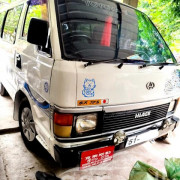 TOYOTA HIACE 1986