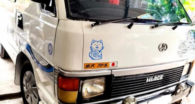 TOYOTA HIACE 1986