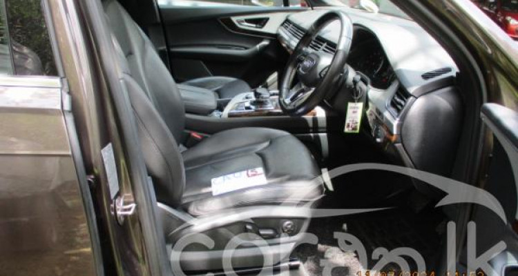 AUDI Q7 2017