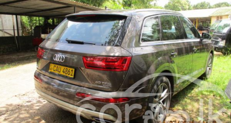 AUDI Q7 2017