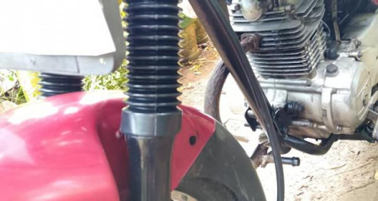 BAJAJ CT100 2004