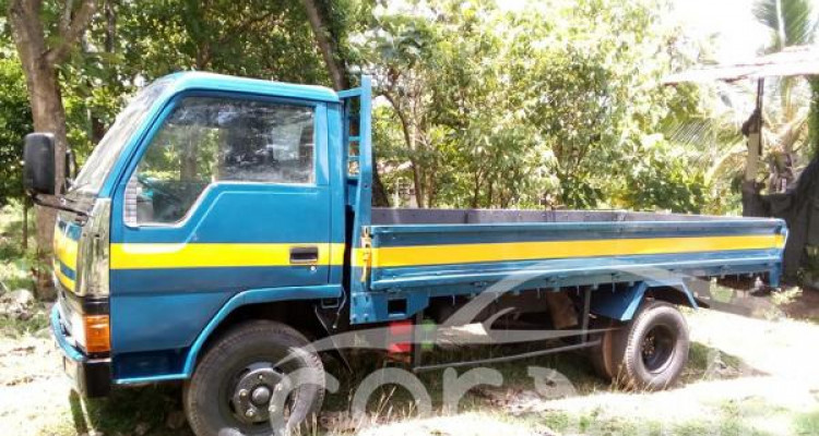 MITSUBISHI CANTER 1988