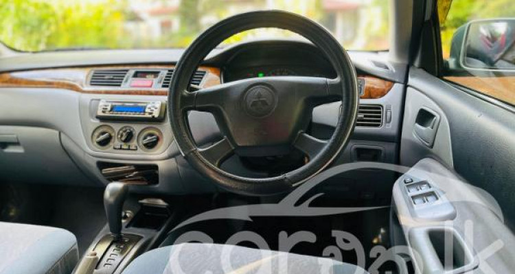 MITSUBISHI LANCER CEDIA 2000