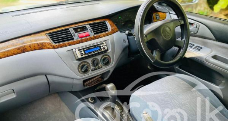 MITSUBISHI LANCER CEDIA 2000