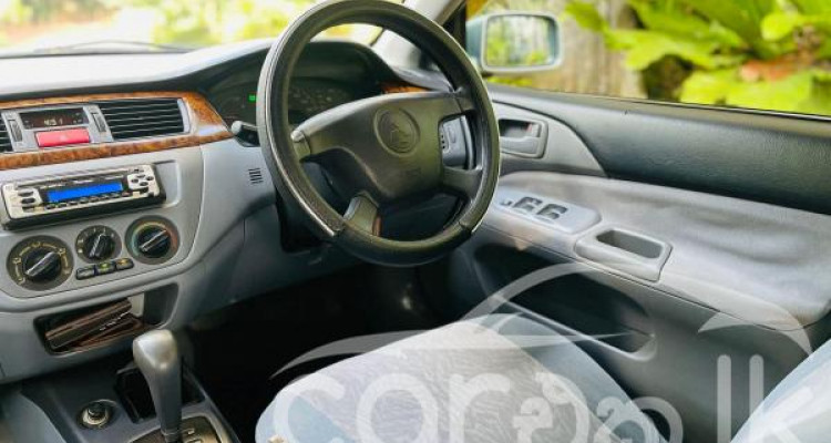 MITSUBISHI LANCER CEDIA 2000