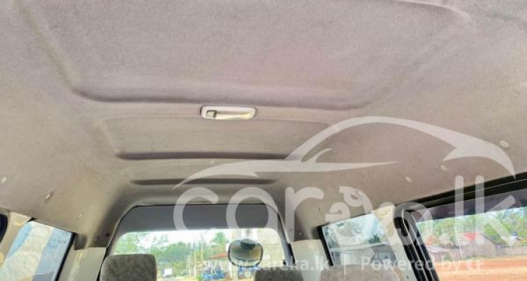 TOYOTA NOAH KR42 2001