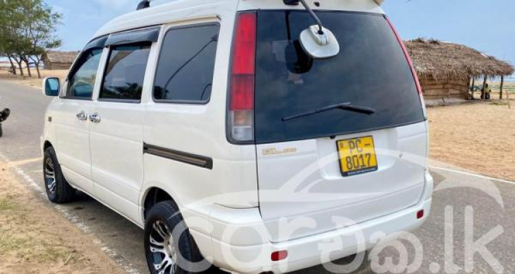 TOYOTA NOAH KR42 2001