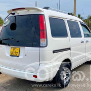 TOYOTA NOAH KR42 2001