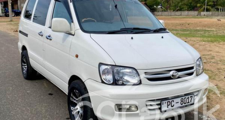 TOYOTA NOAH KR42 2001