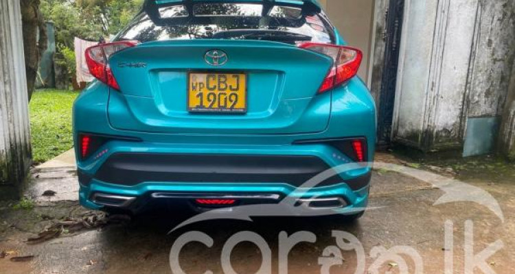 TOYOTA C-HR 2018