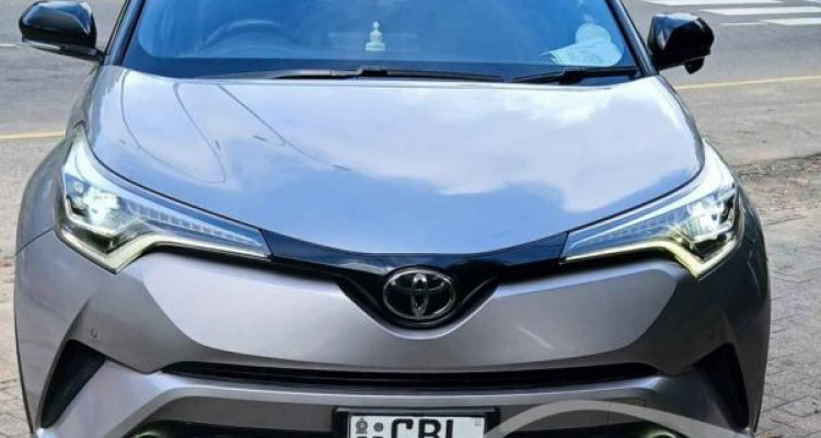 TOYOTA C-HR 2017