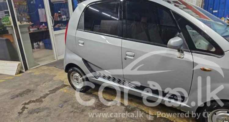 TATA NANO LX 2012