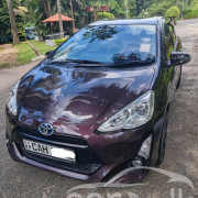 TOYOTA AQUA 2015
