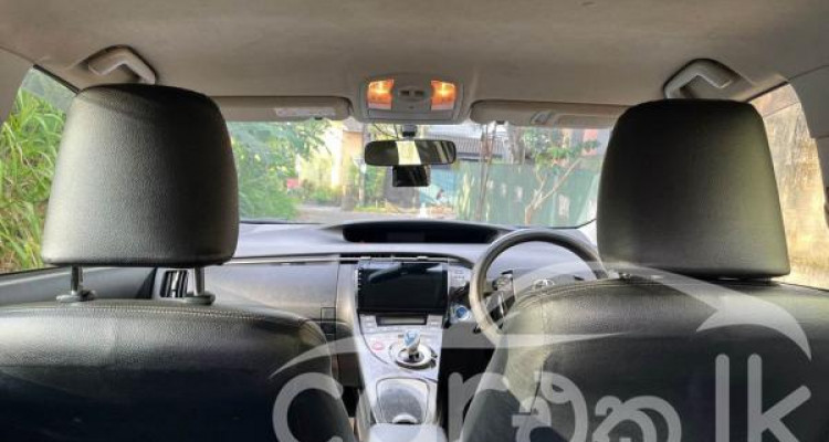 TOYOTA PRIUS 2015