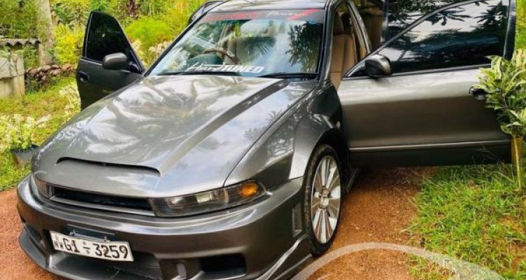 MITSUBISHI GALANT 2001