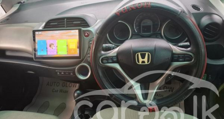 HONDA FIT GP1 2011