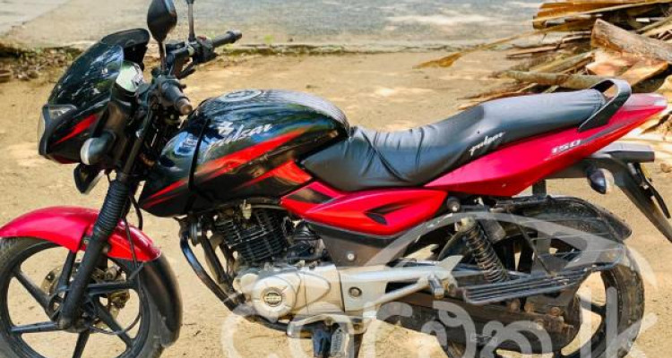BAJAJ PULSAR 150 2015