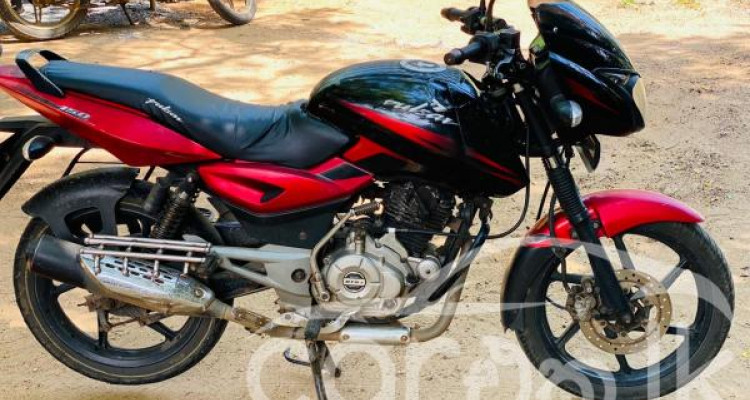 BAJAJ PULSAR 150 2015