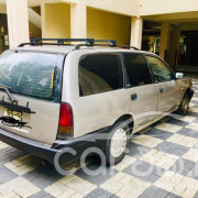 NISSAN AVENIR 1996