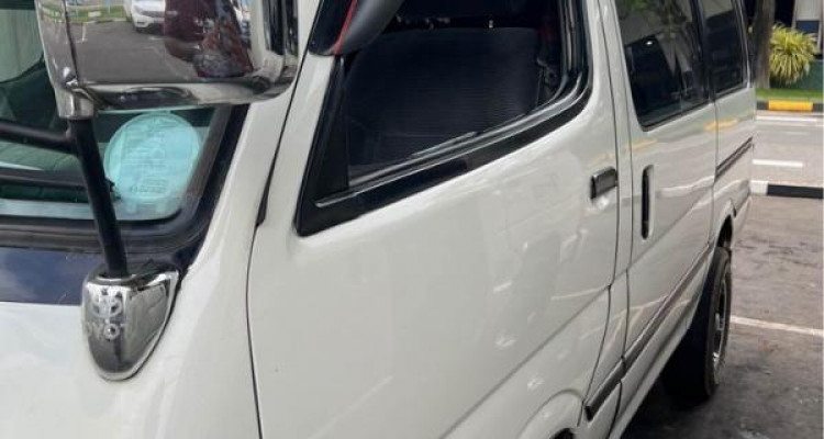TOYOTA DOLPHIN LH103 1995