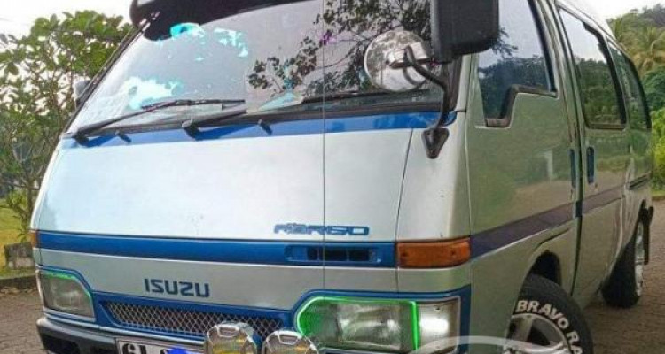 ISUZU FARGO 1986