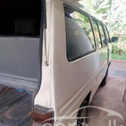 NISSAN LARGO 1990
