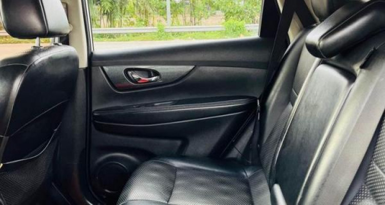 NISSAN X TRAIL 2015