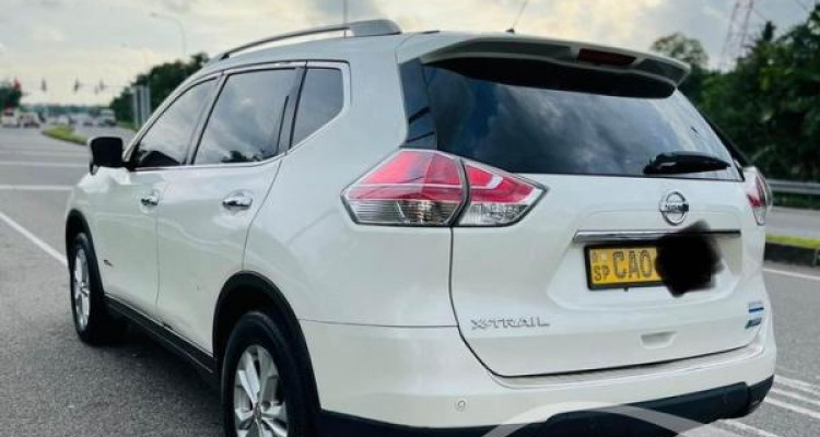 NISSAN X TRAIL 2015