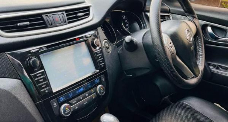 NISSAN X TRAIL 2015