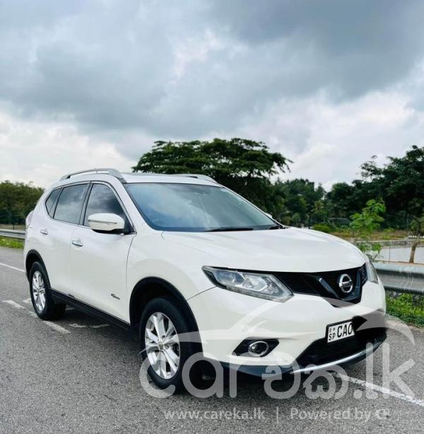 NISSAN X TRAIL 2015
