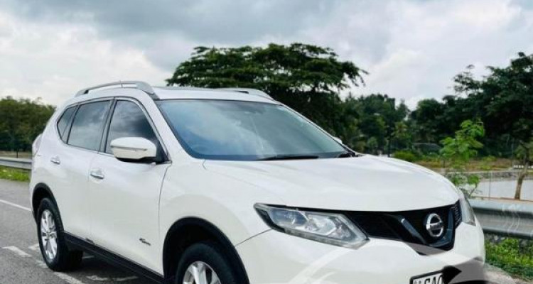 NISSAN X TRAIL 2015