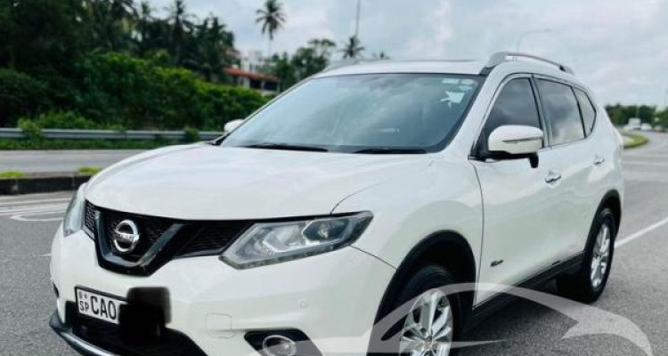 NISSAN X TRAIL 2015